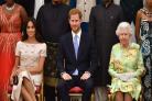 哈利王子用拖车的Netflix相机“访问女王”。（PA）