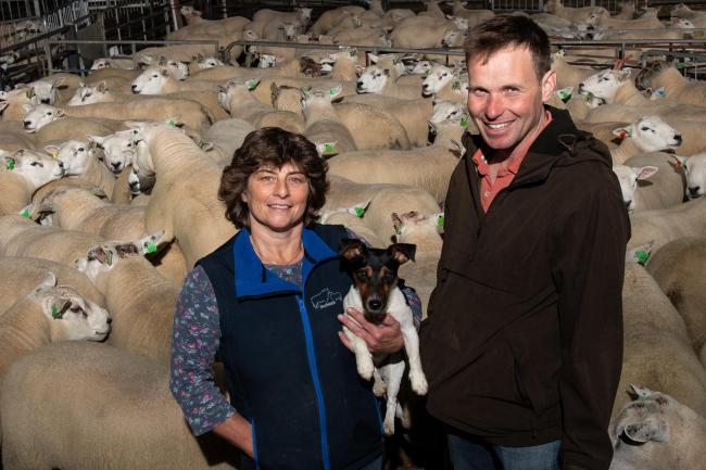 Neil和Debbie McGowan，Incheoch，ref：RH210819030 Rob Haining /苏格兰农民