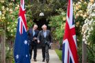 总理鲍里斯约翰逊与澳大利亚总理斯科特莫里森在伦敦10张唐宁街的花园，之后在英国和澳大利亚之间的自由贸易协劳之后，英国第一次贸易协议完全谈判以来